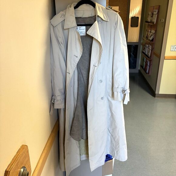 VTG London Fog Maincoats Trench Coat Beige Double Breasted Belted 10 Reg Lined - Picture 5 of 16